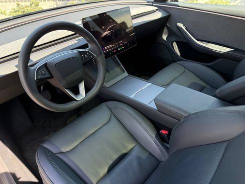 Used 2025 Tesla Model 3 RWD image 4