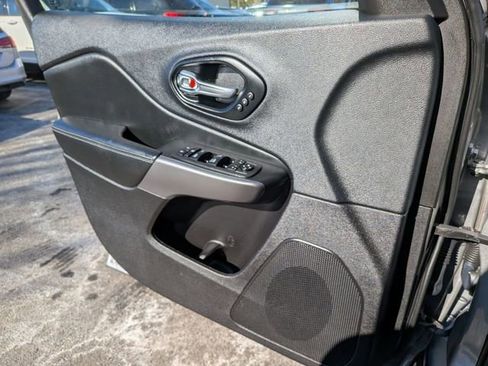 Certified 2021 Jeep Cherokee Limited w/ Trailer Tow Group image 24