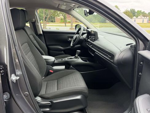 Used 2025 Honda HR-V LX image 12