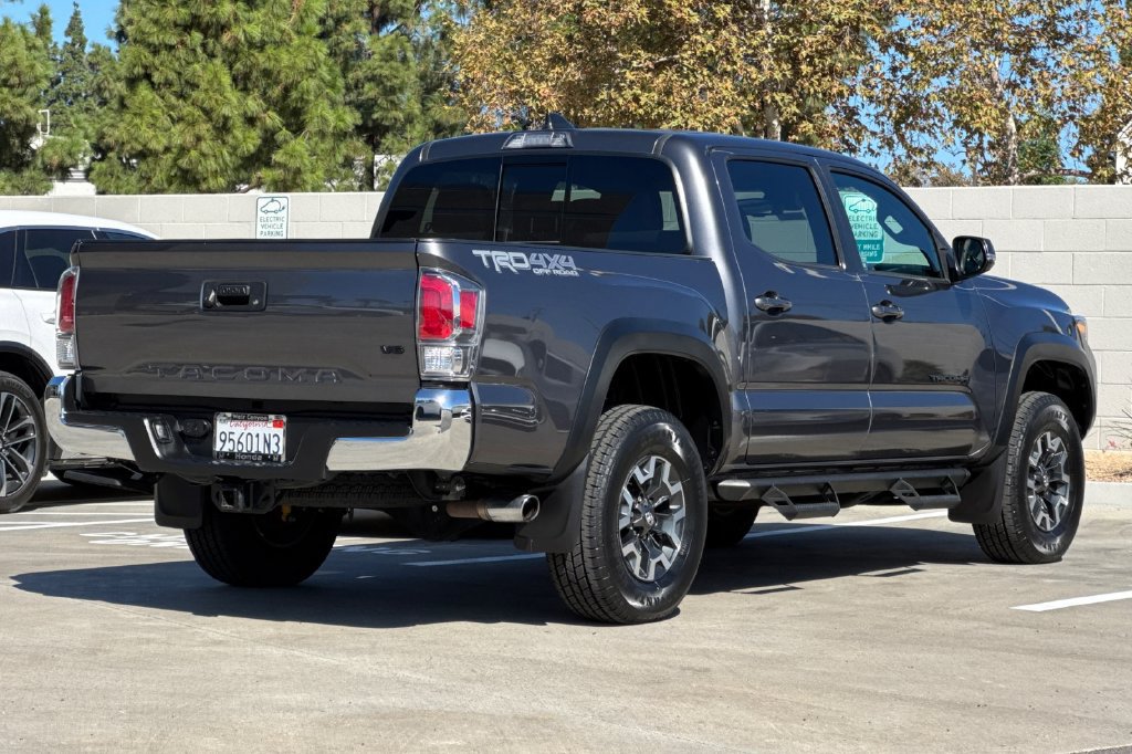 Used 2022 Toyota Tacoma TRD Off-Road AWD/4WD image 8