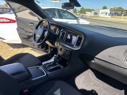 Used 2020 Dodge Charger SXT image 14