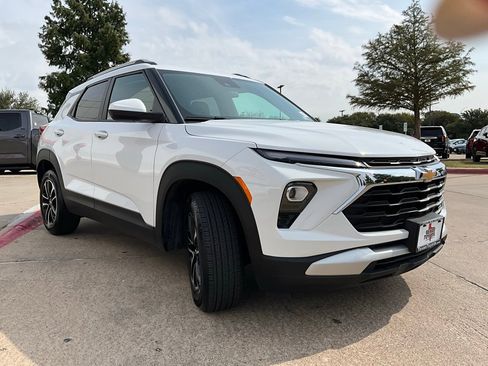 Used 2025 Chevrolet TrailBlazer LT image 5