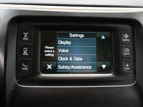 Used 2018 Jeep Cherokee Latitude w/ Safety Group image 22