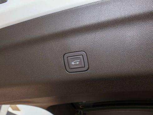 New 2026 GMC Yukon XL Denali w/ Sun & Power Step Package AWD/4WD image 6