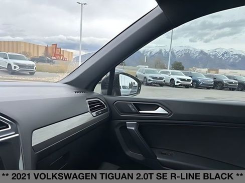 Used 2021 Volkswagen Tiguan SE R-Line w/ 3rd Row Seat Package image 28