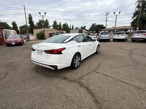 Used 2020 Nissan Altima 2.5 S FWD image 6