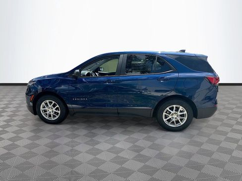 Used 2023 Chevrolet Equinox LS FWD image 9