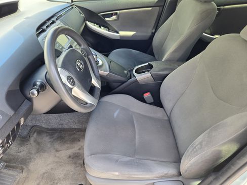 Used 2014 Toyota Prius Two FWD image 13