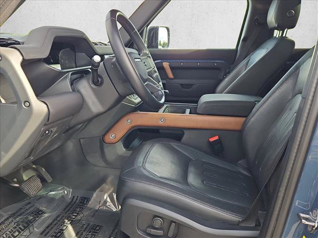Used 2021 Land Rover Defender 110 X-Dynamic SE AWD/4WD image 17
