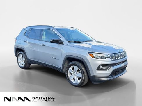 Used 2022 Jeep Compass Latitude AWD/4WD image 7