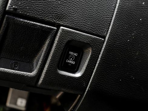 Used 2023 RAM 2500 Laramie AWD/4WD image 45