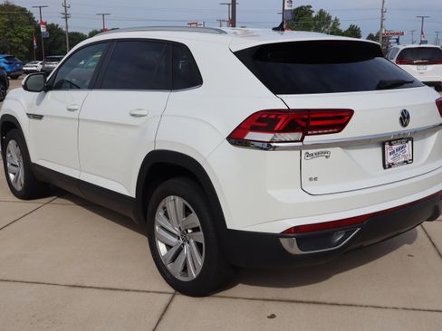 Used 2023 Volkswagen Atlas Cross Sport SE FWD image 8