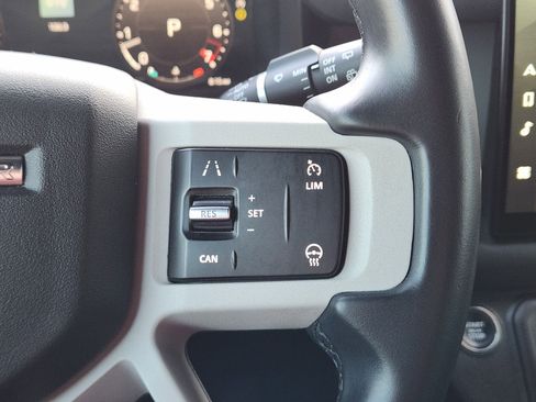 Certified 2023 Land Rover Defender 130 X-Dynamic SE image 31