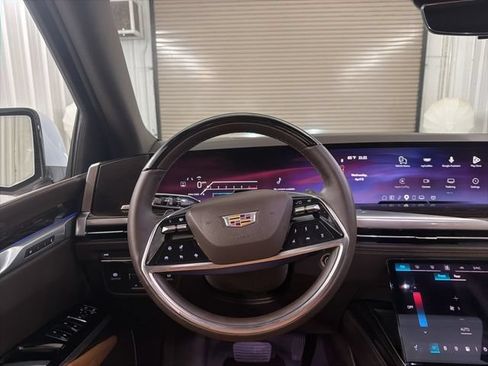 Certified 2026 Cadillac Escalade Luxury w/ LPO, Floor Liner Package RWD image 42
