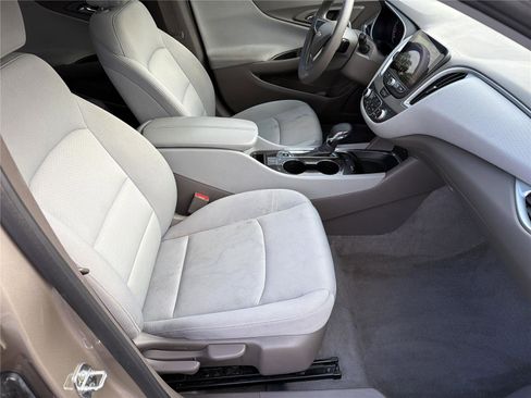 Used 2022 Chevrolet Malibu LT FWD image 12