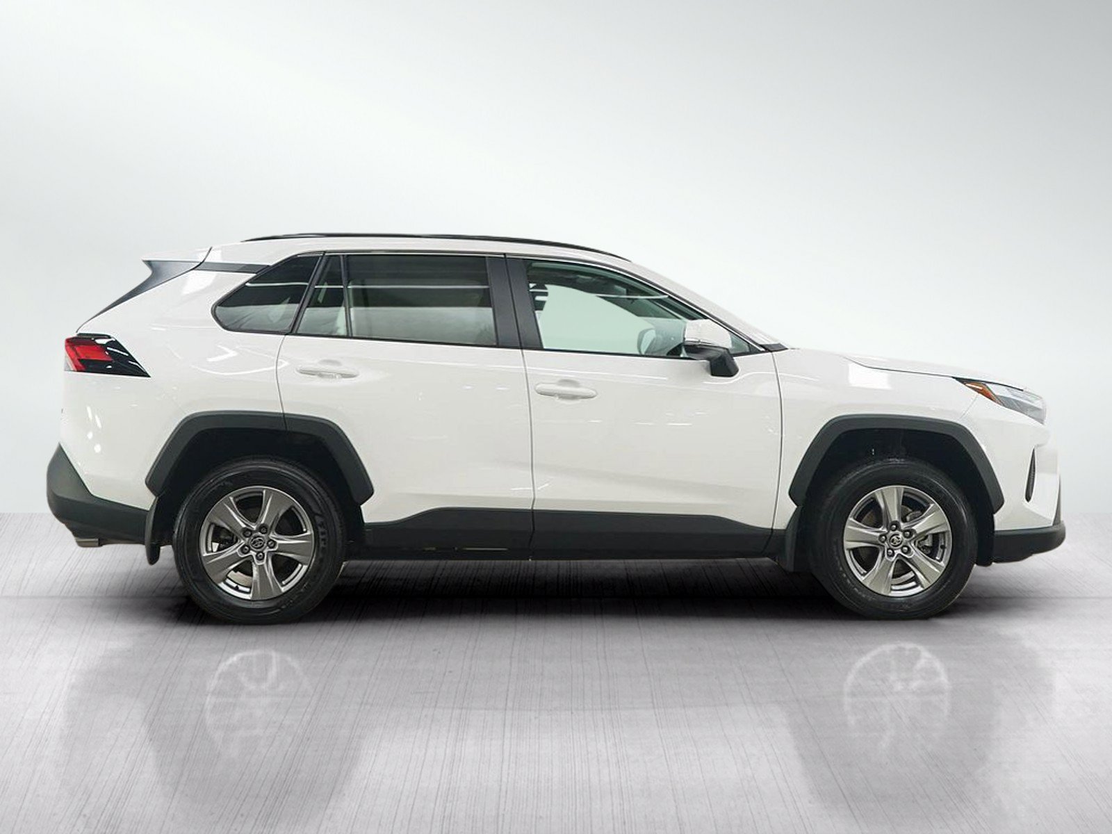 Used 2024 Toyota RAV4 XLE w/ Convenience Package AWD/4WD image 6