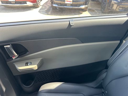 New 2026 Kia Carnival EX FWD image 19