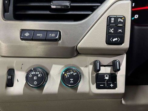 Used 2019 GMC Yukon Denali w/ Denali Ultimate Package AWD/4WD image 44