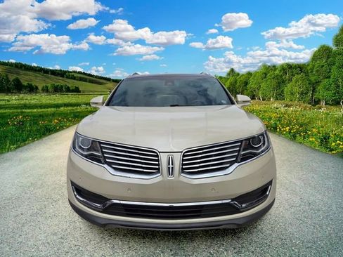 Used 2018 Lincoln MKX Reserve w/ Driver Assistance Package FWD image 8