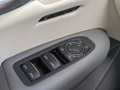 Used 2019 Cadillac XT5 Luxury FWD image 21