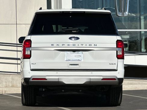 Used 2024 Ford Expedition Max XLT image 4