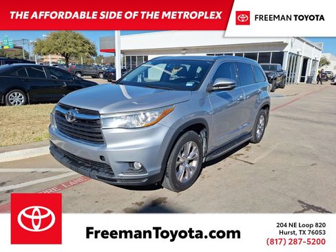 Used 2015 Toyota Highlander XLE image 1