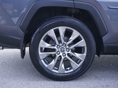 Used 2019 Toyota RAV4 XLE Premium w/ Cold Weather Package AWD/4WD image 12