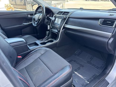 Used 2016 Toyota Camry SE image 31