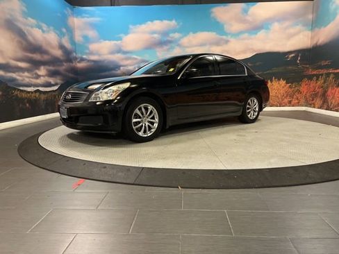 Used 2009 INFINITI G37 Journey w/ Premium Pkg image 3