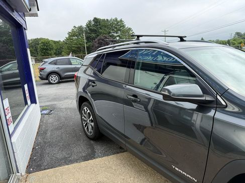 Used 2018 GMC Terrain SLT w/ Preferred Package AWD/4WD image 5