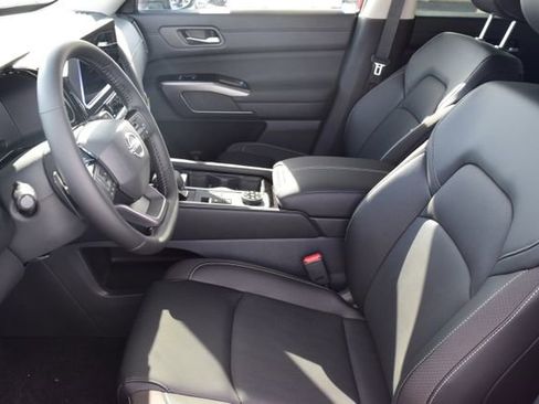 New 2026 Nissan Pathfinder SL AWD/4WD image 10