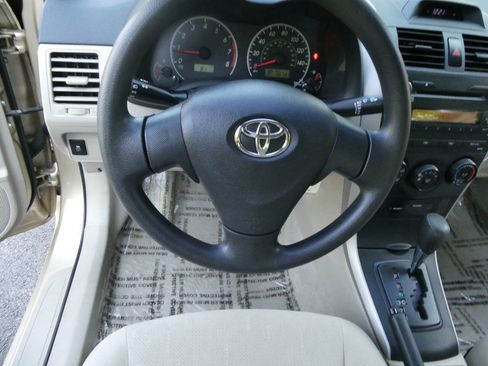 Used 2012 Toyota Corolla LE image 11