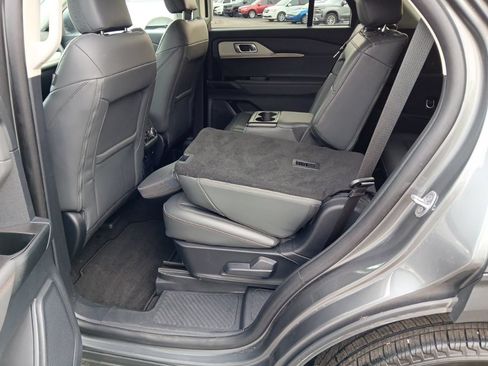 Used 2025 Ford Explorer Active w/ Active Comfort Package AWD/4WD image 31