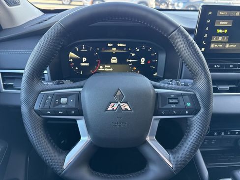 New 2026 Mitsubishi Outlander SE image 15