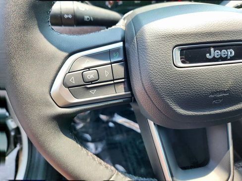 New 2025 Jeep Compass Latitude image 22