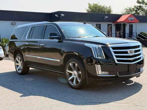 Used 2016 Cadillac Escalade ESV Premium AWD/4WD image 3