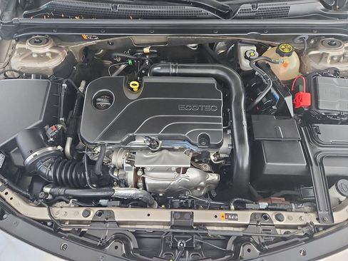 Used 2022 Chevrolet Malibu LT FWD image 35