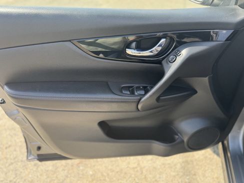 Used 2017 Nissan Rogue Sport SV FWD image 10