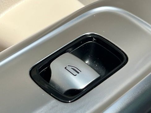 Certified 2023 Mercedes-Benz C 300 4MATIC Sedan image 31