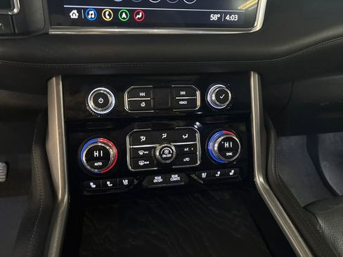 Used 2021 GMC Yukon Denali w/ Denali Premium Package AWD/4WD image 19