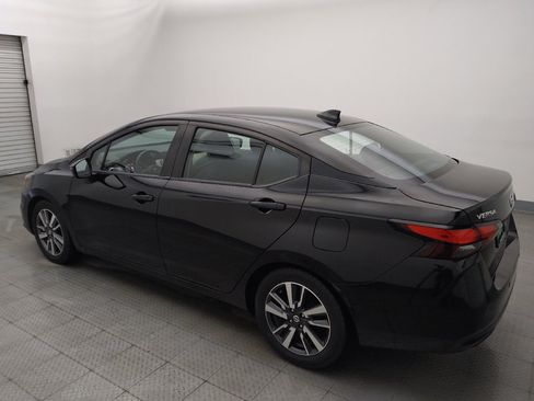 Used 2021 Nissan Versa SV FWD image 3