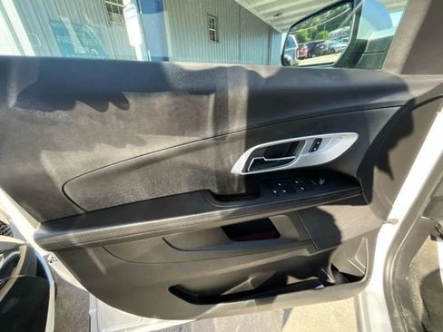 Used 2017 Chevrolet Equinox LT AWD/4WD image 14
