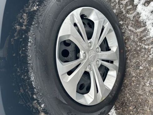 Used 2024 Chevrolet Trax LS w/ Driver Confidence Package image 27