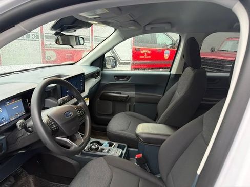 Used 2025 Ford Maverick XL w/ Equipment Group 102A AWD/4WD image 11