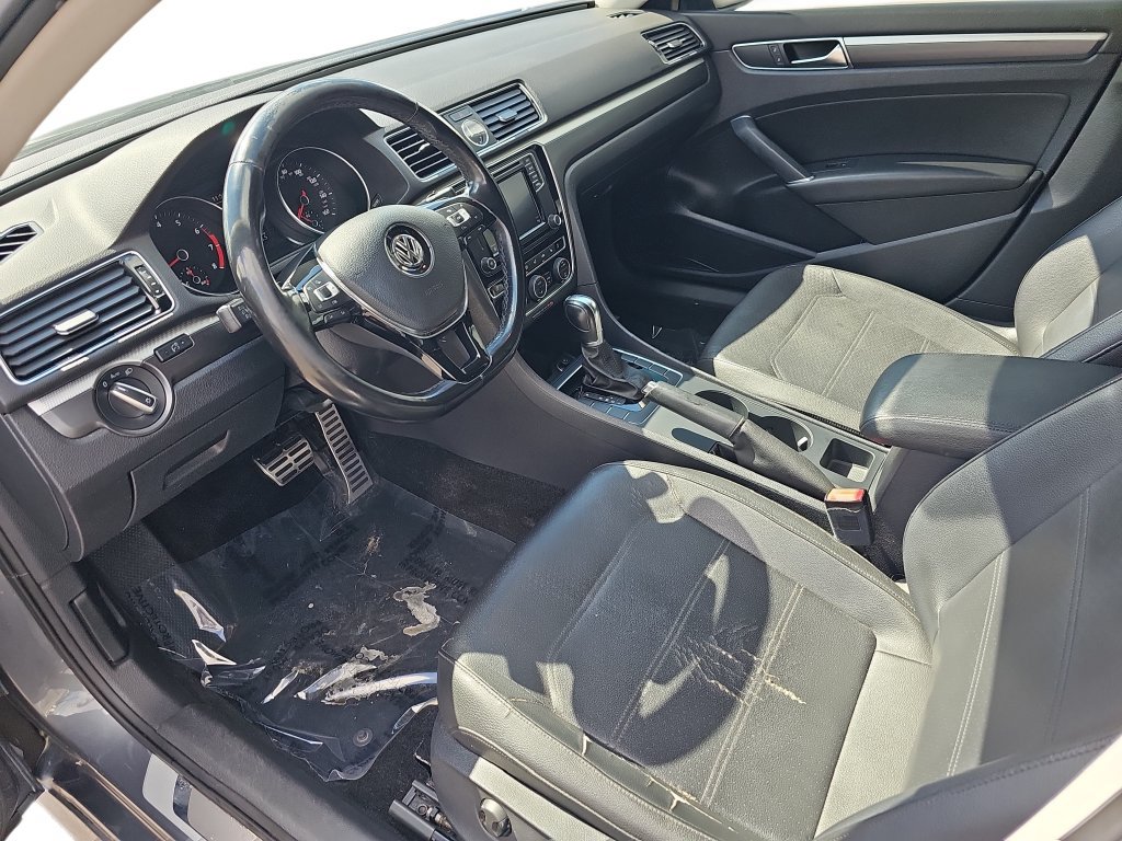 Used 2017 Volkswagen Passat 1.8T R-Line FWD image 16