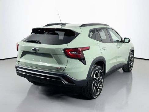 Used 2024 Chevrolet Trax RS w/ Sunroof Package FWD image 5