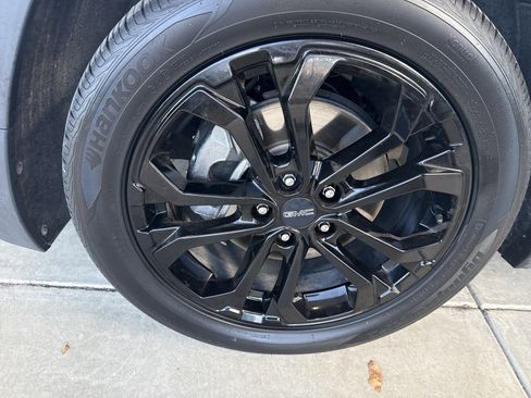 Used 2020 GMC Terrain SLT w/ Preferred Package image 9