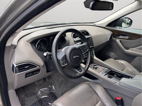 Used 2018 Jaguar F-PACE R-Sport AWD/4WD image 6