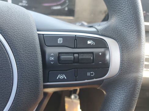 Used 2025 Kia Sportage LX image 15