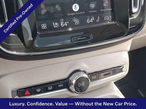 Certified 2024 Volvo XC40 B5 Plus w/ Protection Package Premier AWD/4WD image 17